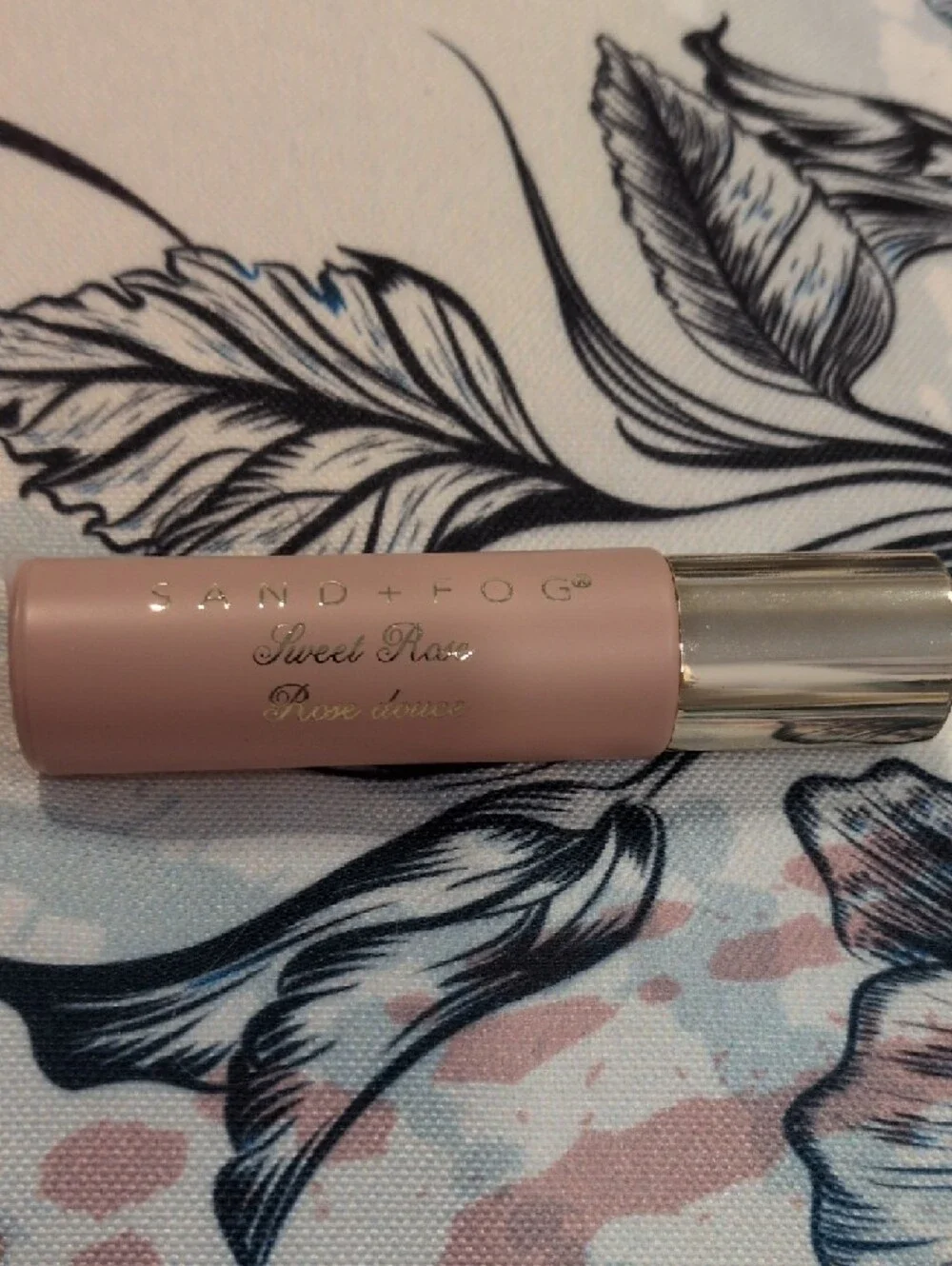 🐿️🐿️SAND+FOG Sweet Rose Parfum Oil Roller - Picture 2 of 2